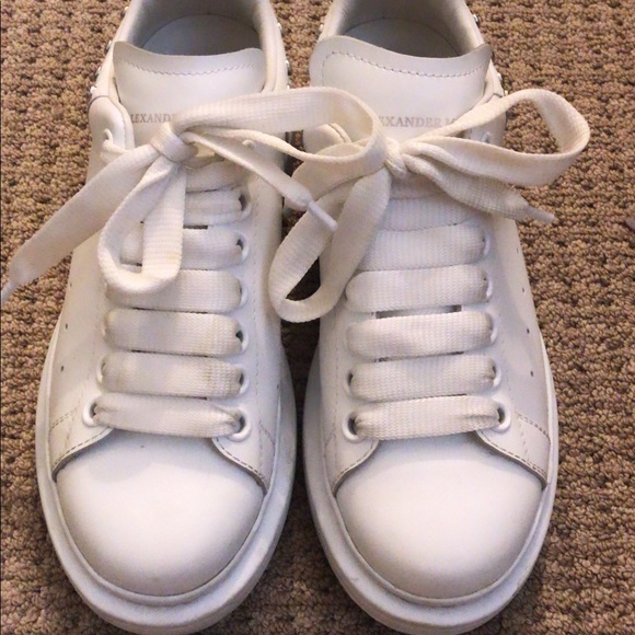 ALEXANDER McQueen studded oversized sneaker - Picture 3 of 7